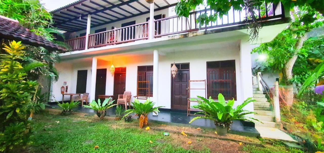 Sundance Surf Coconut Point Hotel Weligama Eksteriør billede